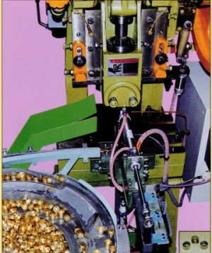 零件自動送料丶加工丶沖壓機